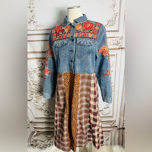 Floral Embroidered Denim Dress - Picture 8 of 10